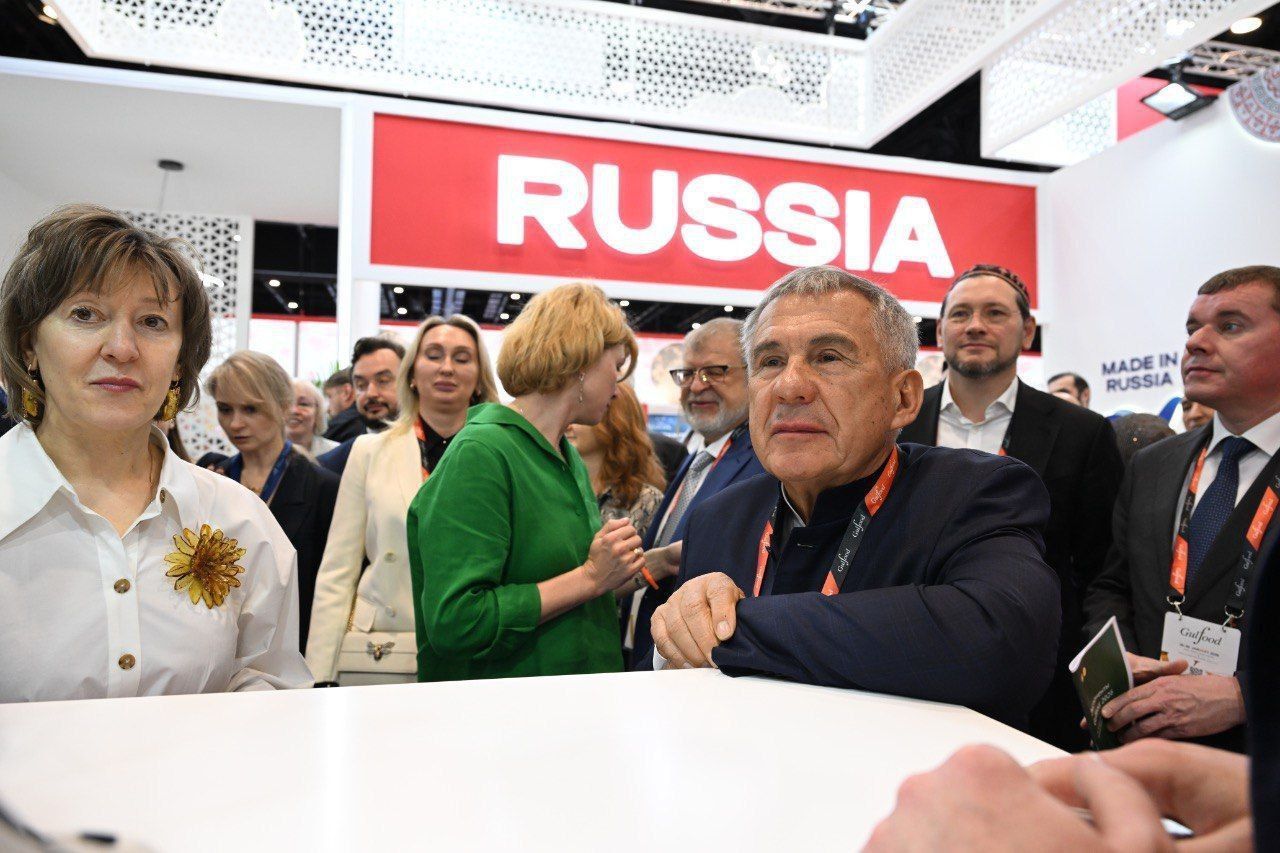 Минниханов: татарстанская продукция вызывает большой интерес на выставке в Дубае