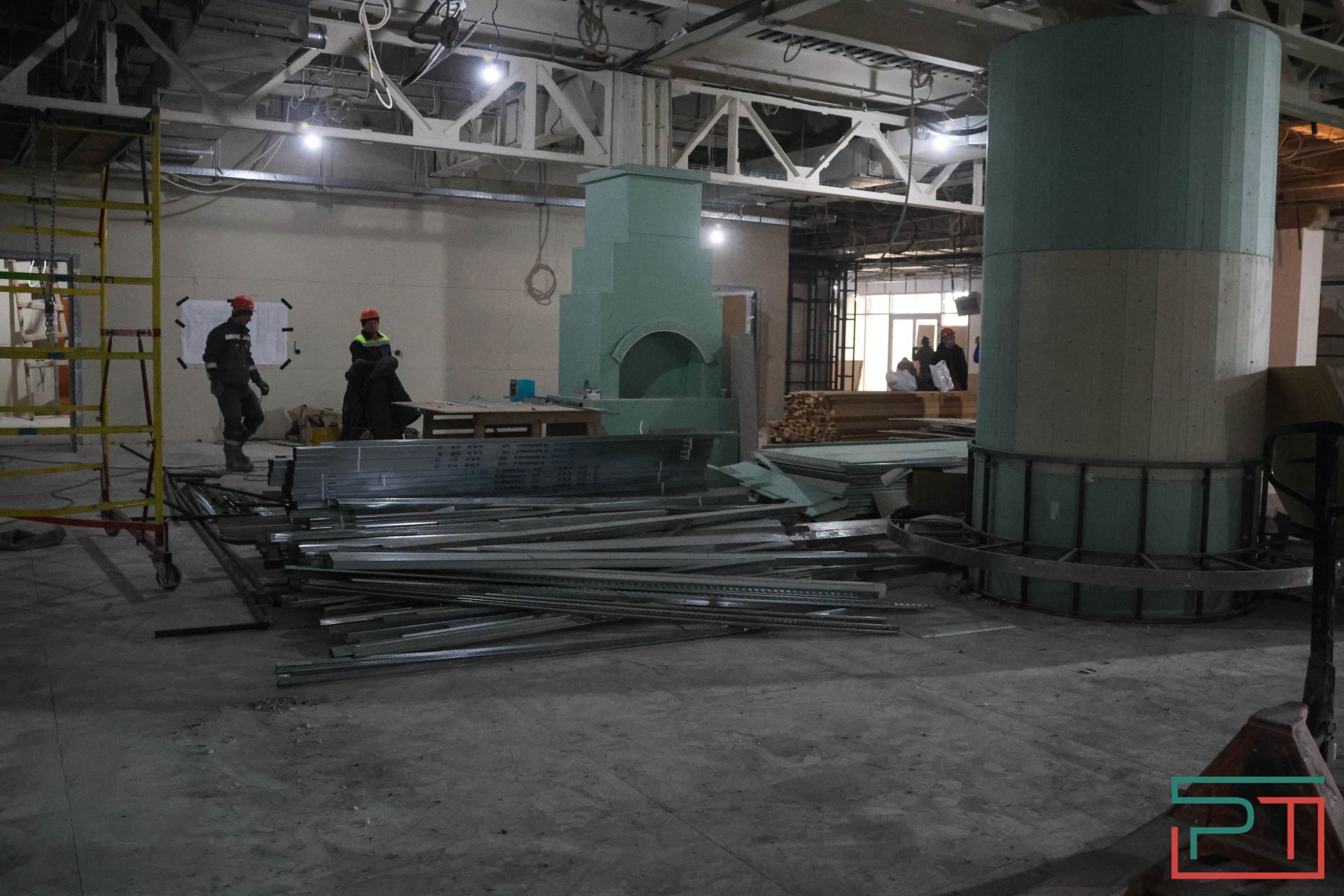 В Казани продолжается реновация ЦУМа