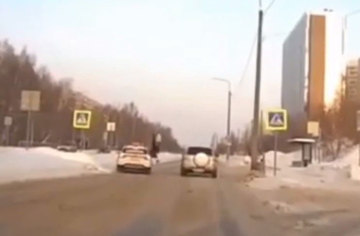 В Казани на пешеходном переходе такси сбило 14-летнюю девочку