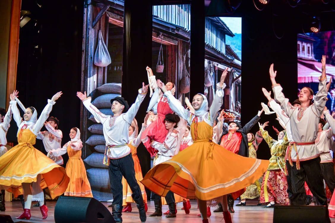 В автограде торжественно открыли Год 400-летия основания Челнов и представили почтовую марку