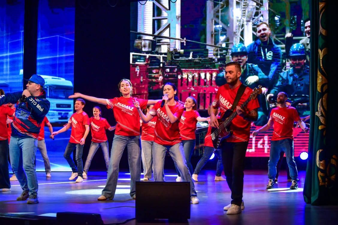 В автограде торжественно открыли Год 400-летия основания Челнов и представили почтовую марку