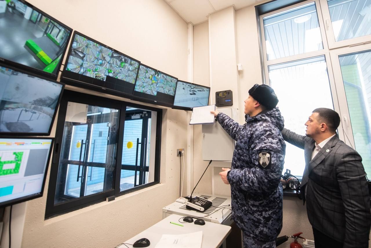 В Нижнекамске продолжаются проверки безопасности в школах после нападения в лицее №37