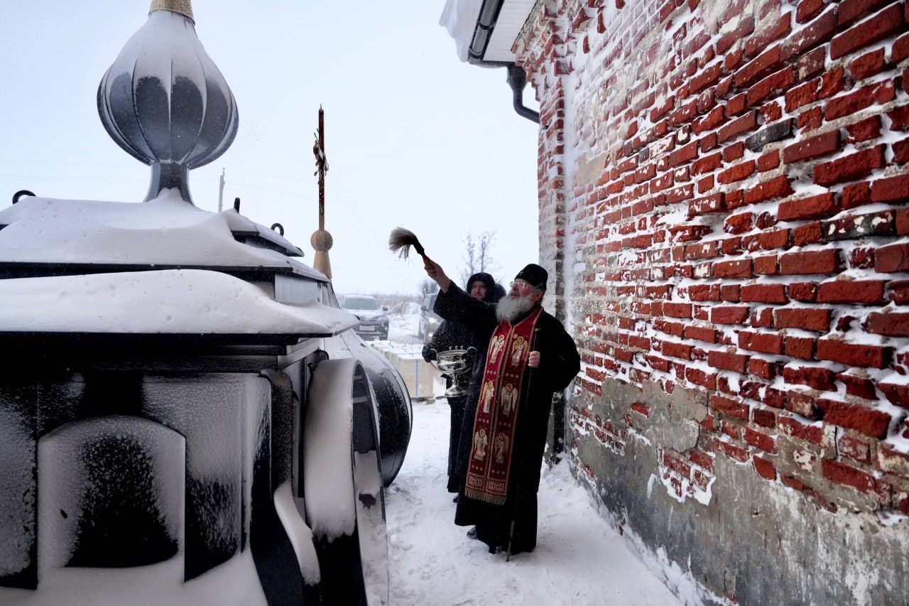 Митрополит Кирилл освятил купола на храме в селе в Пестречинском районе