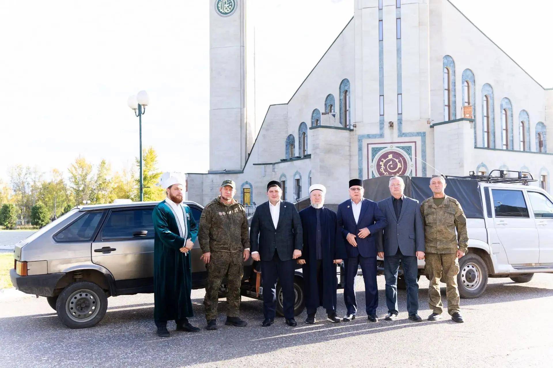 Мусульмане Нижнекамска передали автомобиль для бойцов СВО