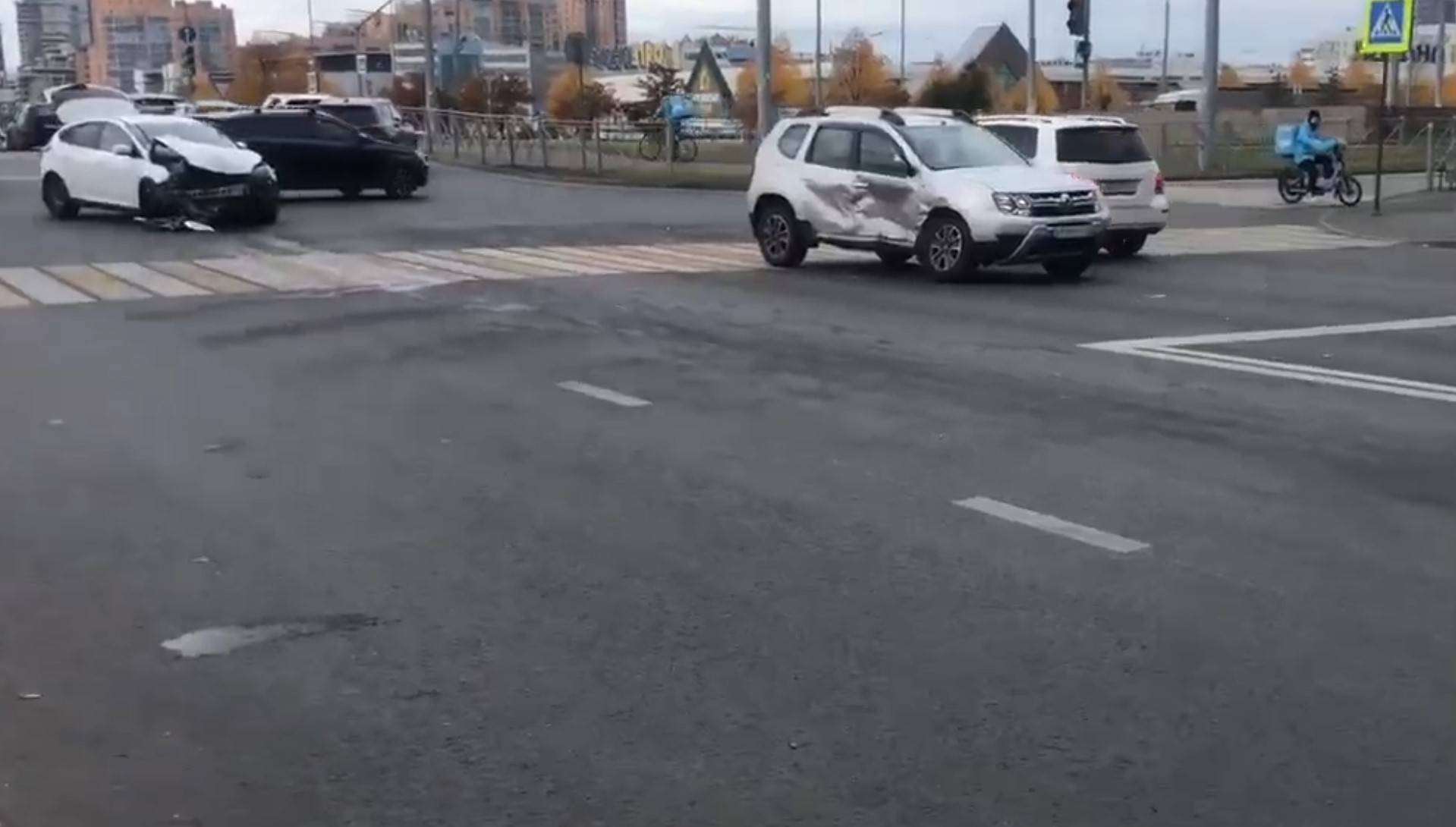 В Казани столкнулись две иномарки