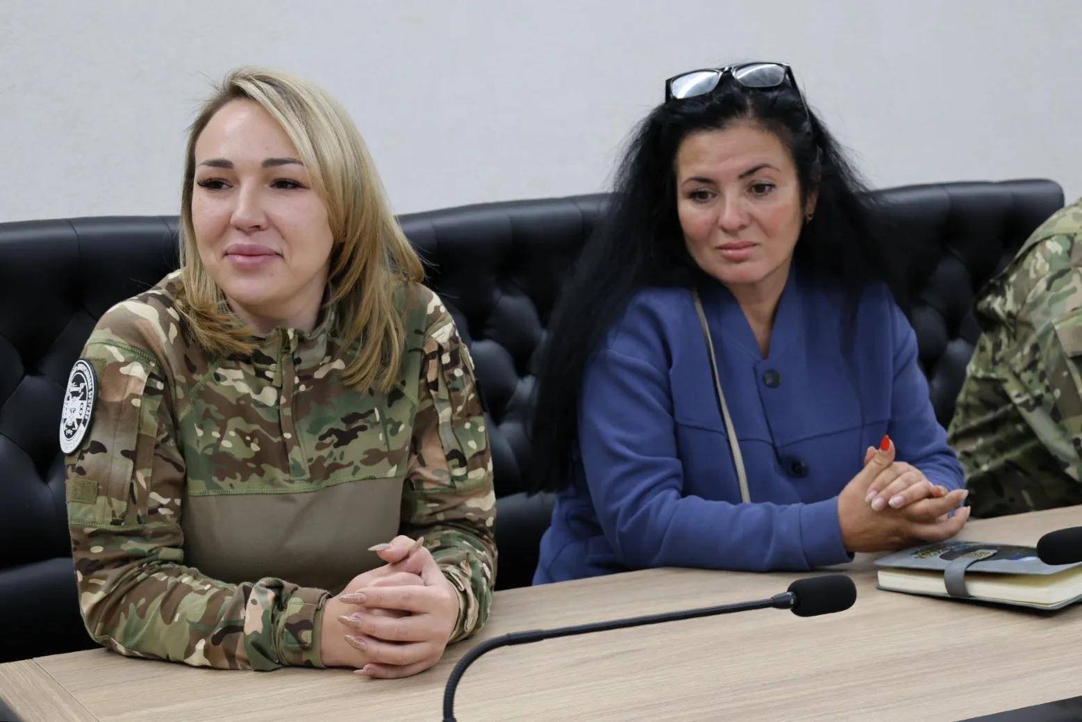Глава Зеленодольского района вручил награду спасателю – участнице СВО