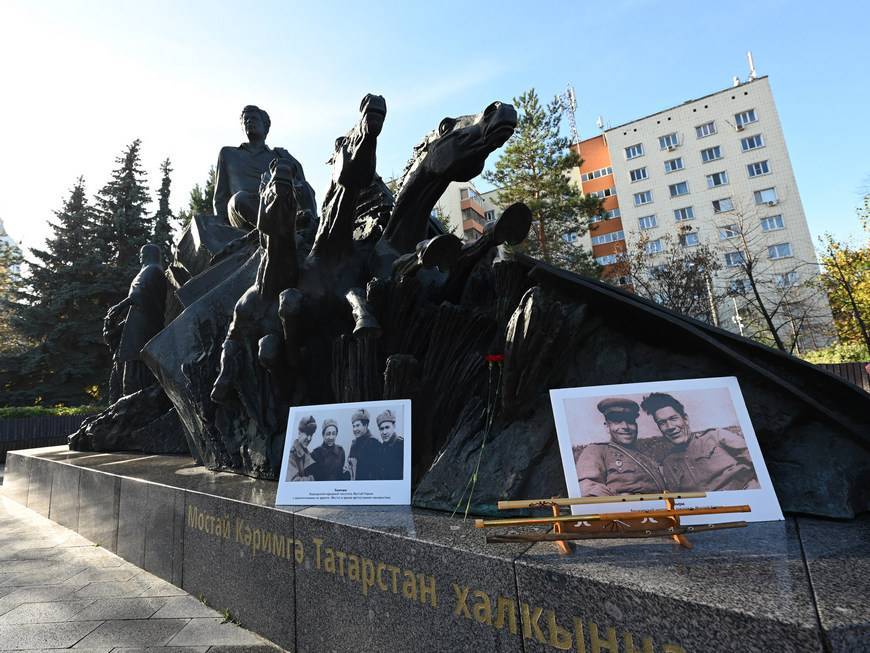 В Казани почтили память поэта и писателя Башкортостана Мустая Карима