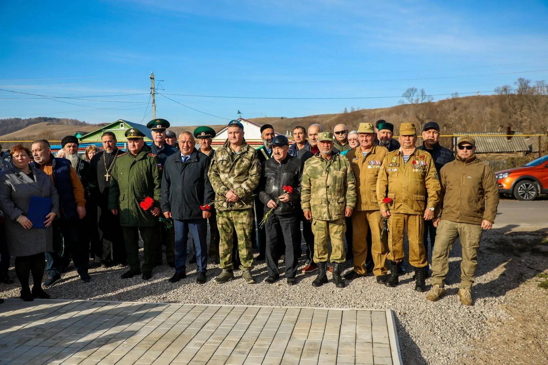 В селе Бугульминского района открыли мемориал погибшим на СВО землякам