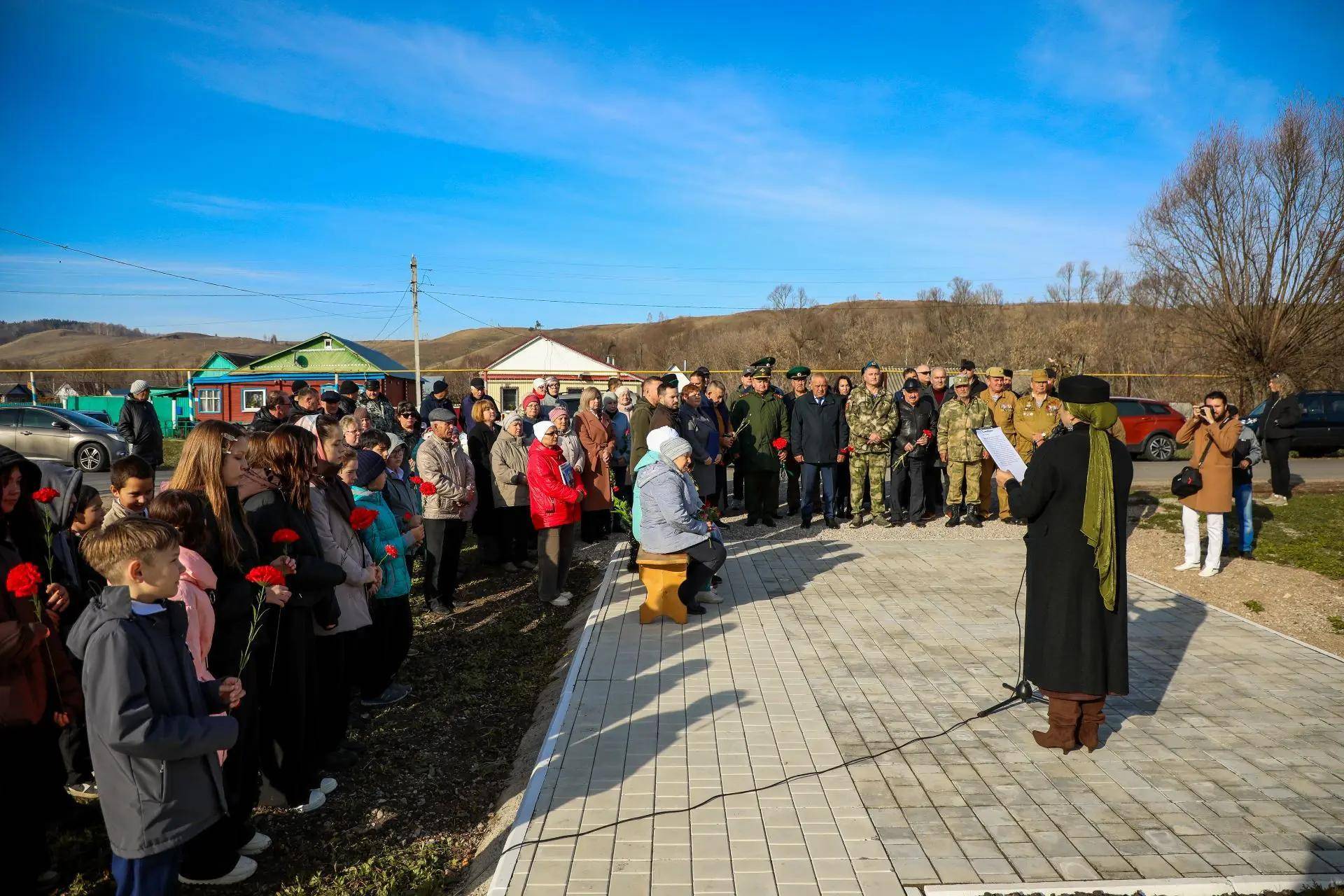 В селе Бугульминского района открыли мемориал погибшим на СВО землякам