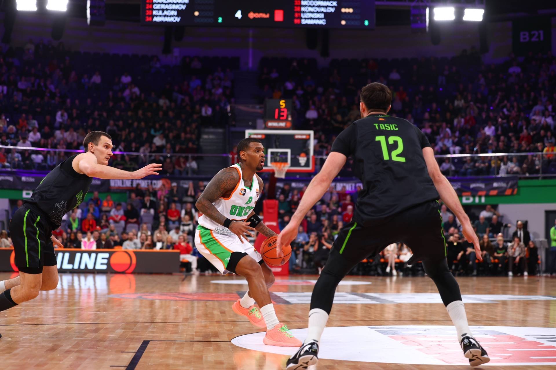 УНИКС вырвал победу у «Уралмаша» в первом матче Basket Cup