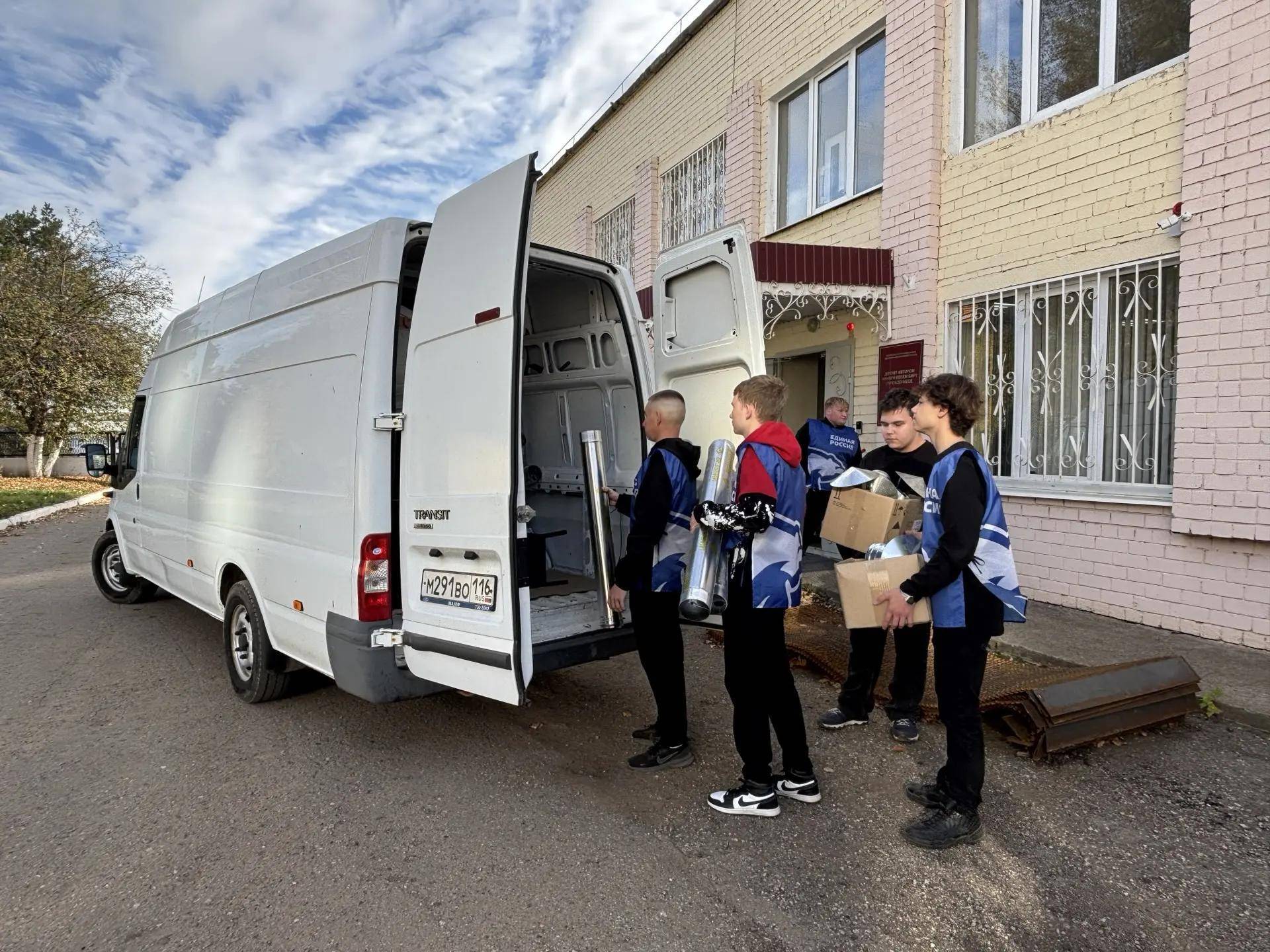 Елабужские студенты отправили 15 печей-буржуек бойцам СВО