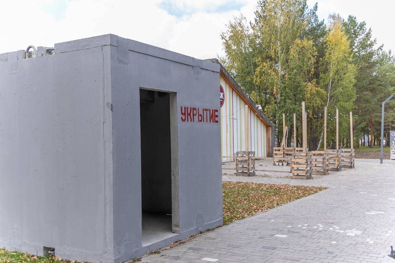 «Лучше перебдеть, чем хоронить»: бетонные коробки-укрытия дополнили пейзаж Нижнекамска