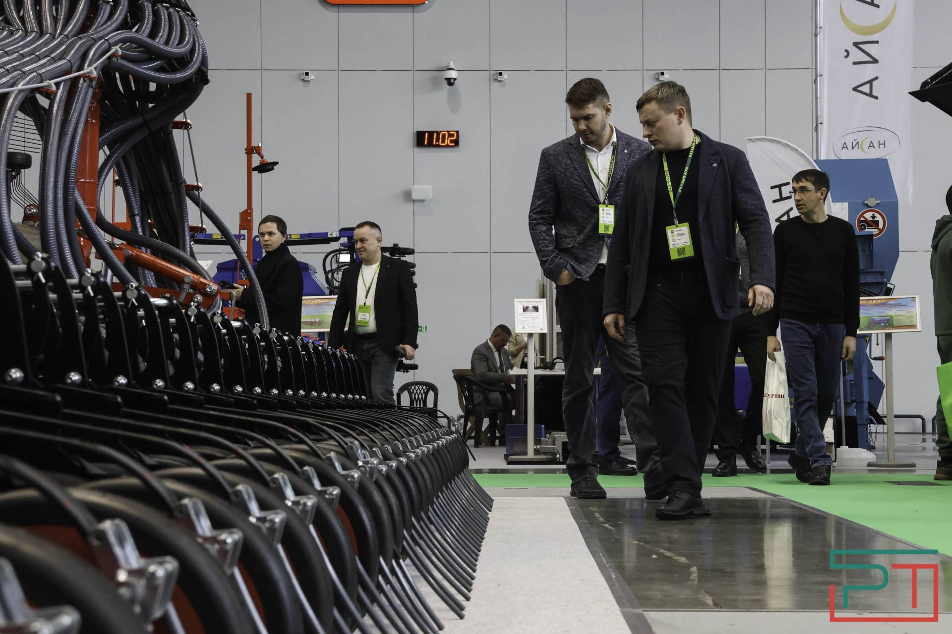 Рустам Минниханов осмотрел выставку «Казань Агро – 2026»