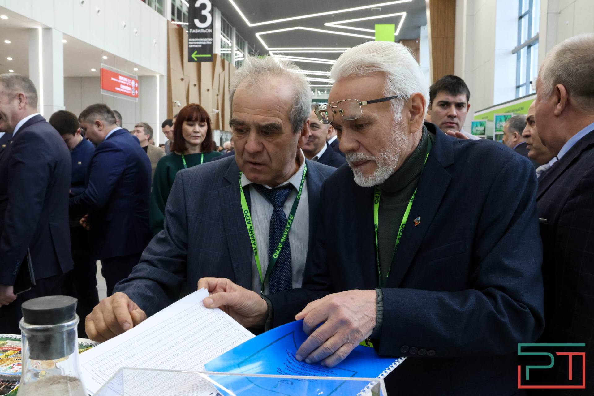 Рустам Минниханов осмотрел выставку «Казань Агро – 2026»