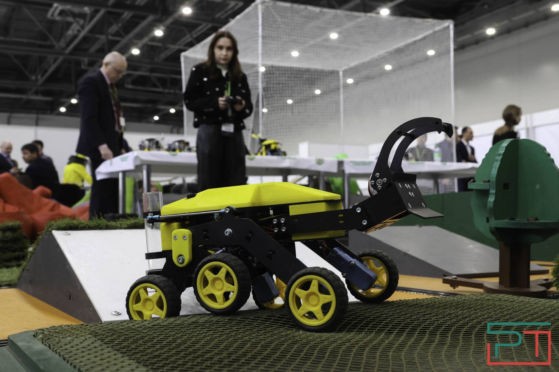 Рустам Минниханов осмотрел выставку «Казань Агро – 2026»