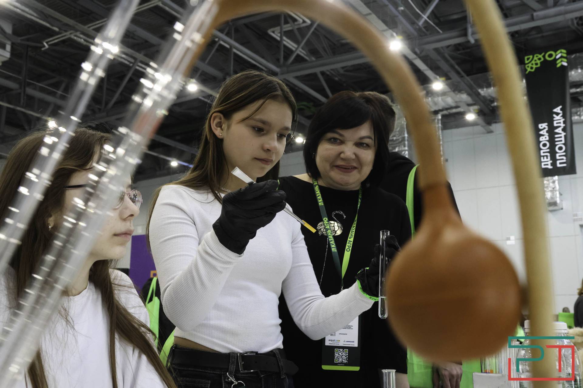 Рустам Минниханов осмотрел выставку «Казань Агро – 2026»