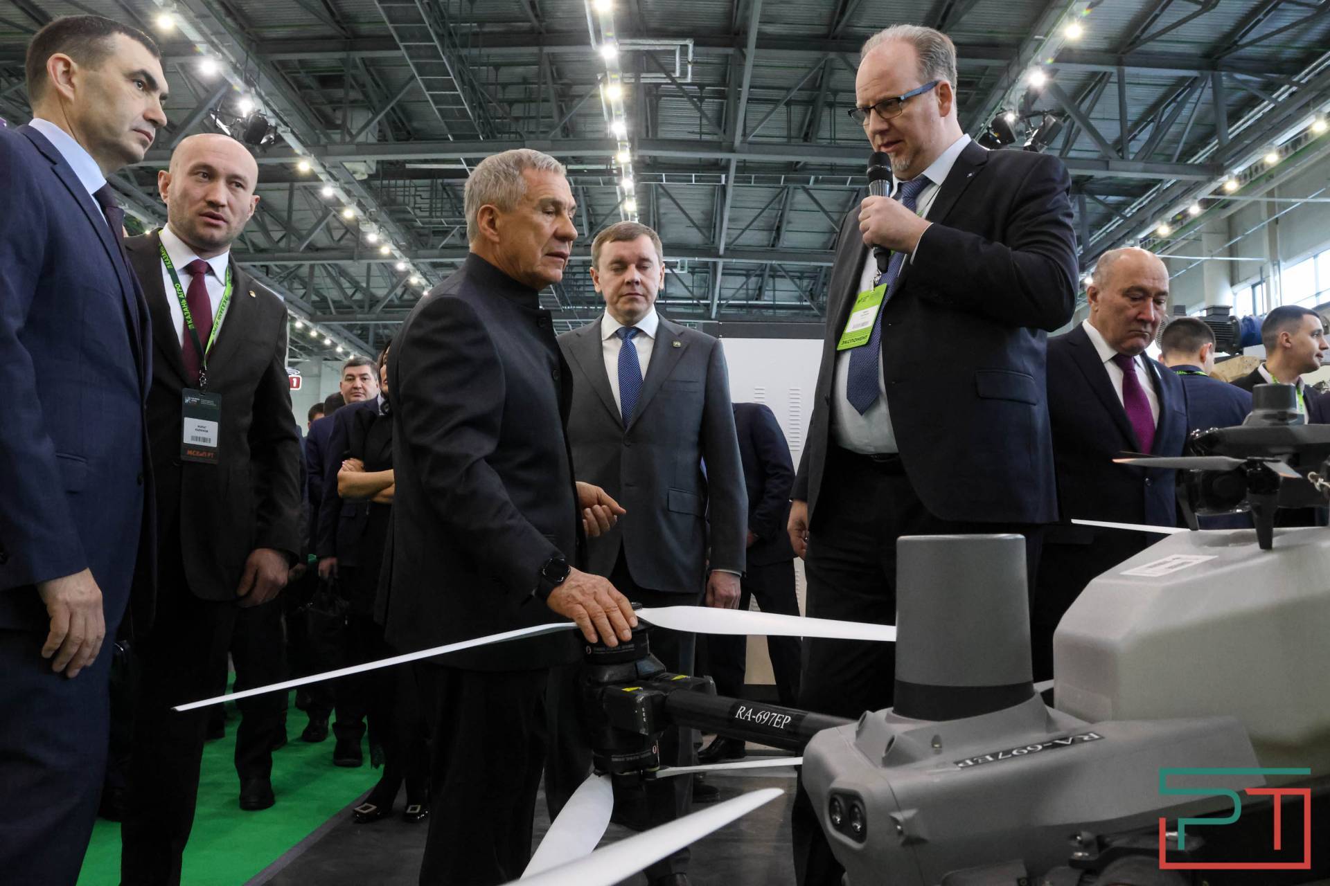 Рустам Минниханов осмотрел выставку «Казань Агро – 2026»