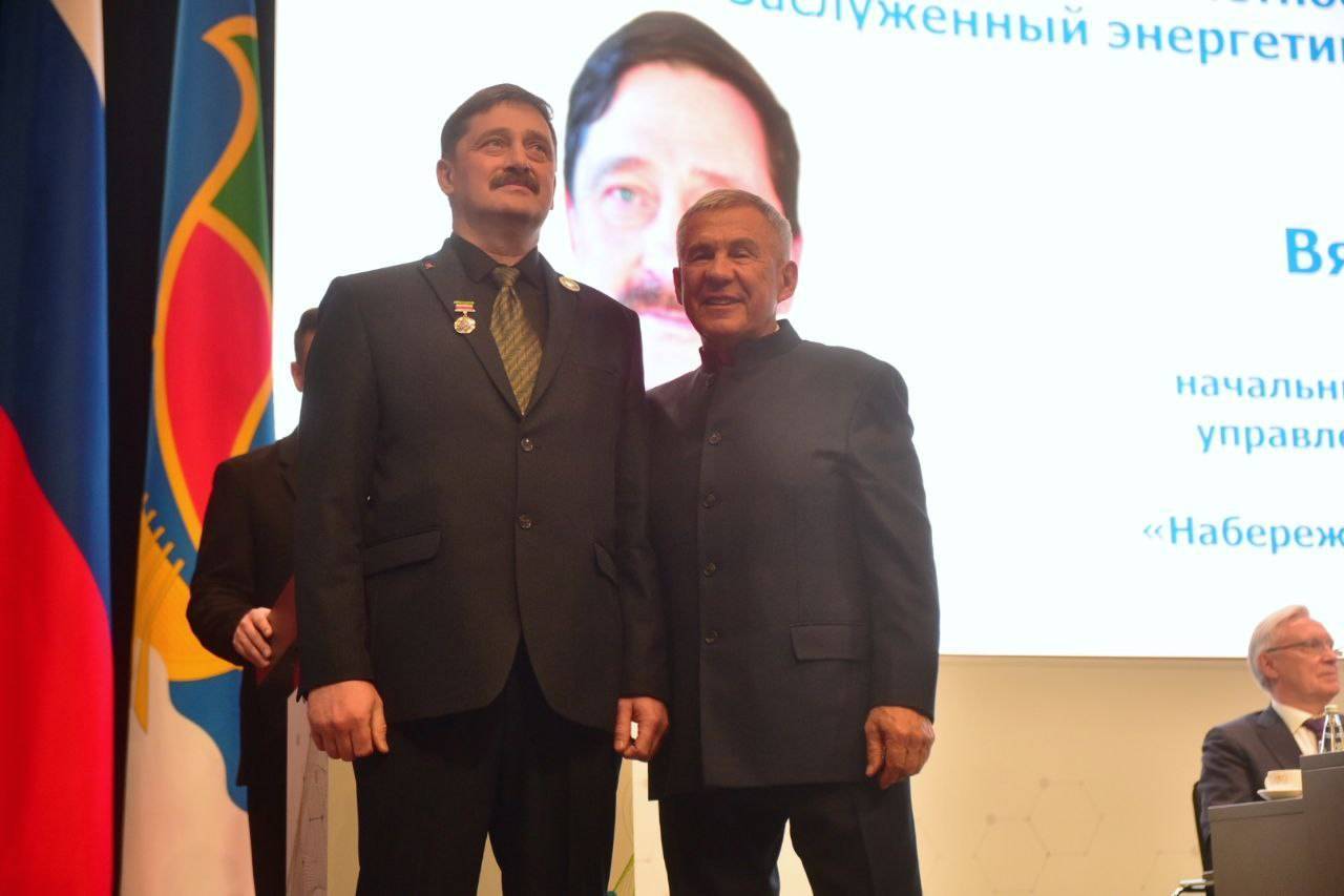 Минниханов в Челнах вручил медали «За отвагу» двум бойцам СВО