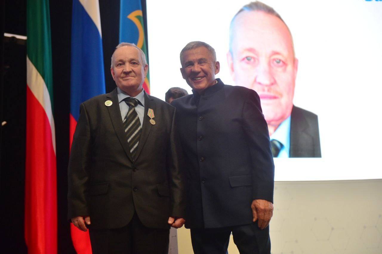 Минниханов в Челнах вручил медали «За отвагу» двум бойцам СВО