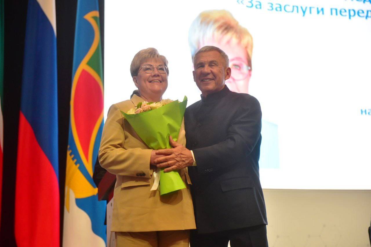 Минниханов в Челнах вручил медали «За отвагу» двум бойцам СВО