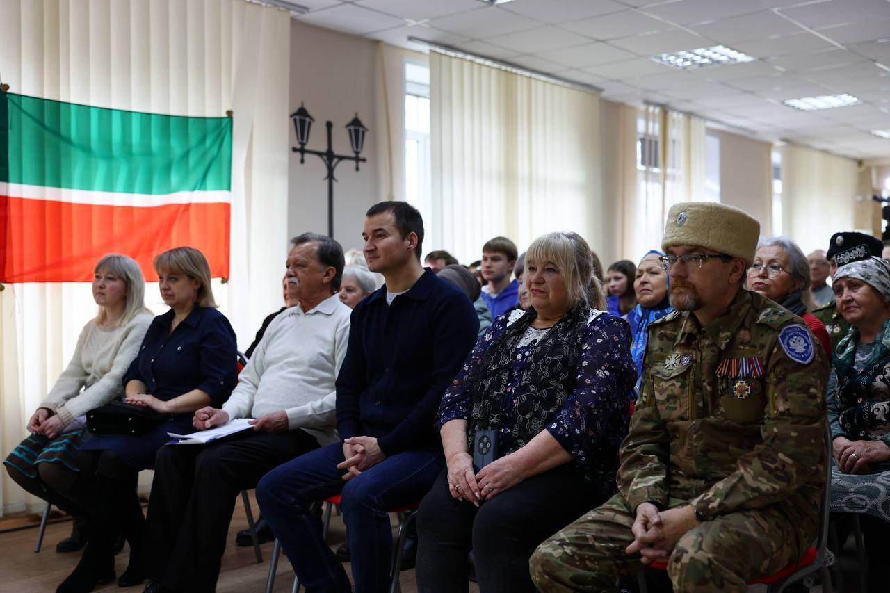 В ЛНР прошли памятные мероприятия в честь 120-летия со дня рождения Мусы Джалиля