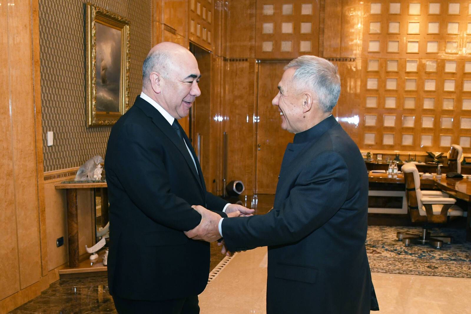 Раис Татарстана встретился с Хокимом Ташкентской области