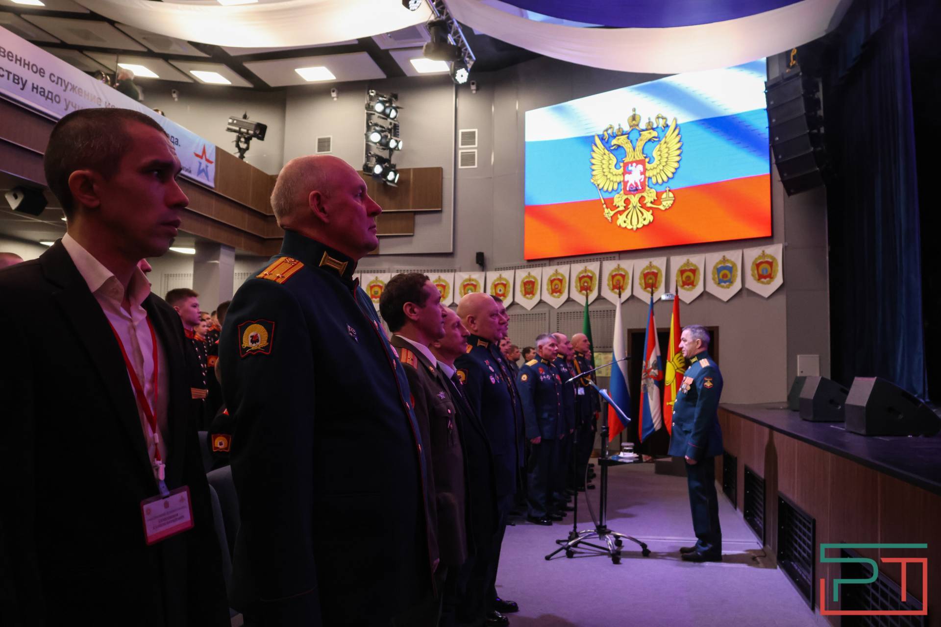 Курсантов Казанского суворовского военного училища поздравили с Днем защитника Отечества