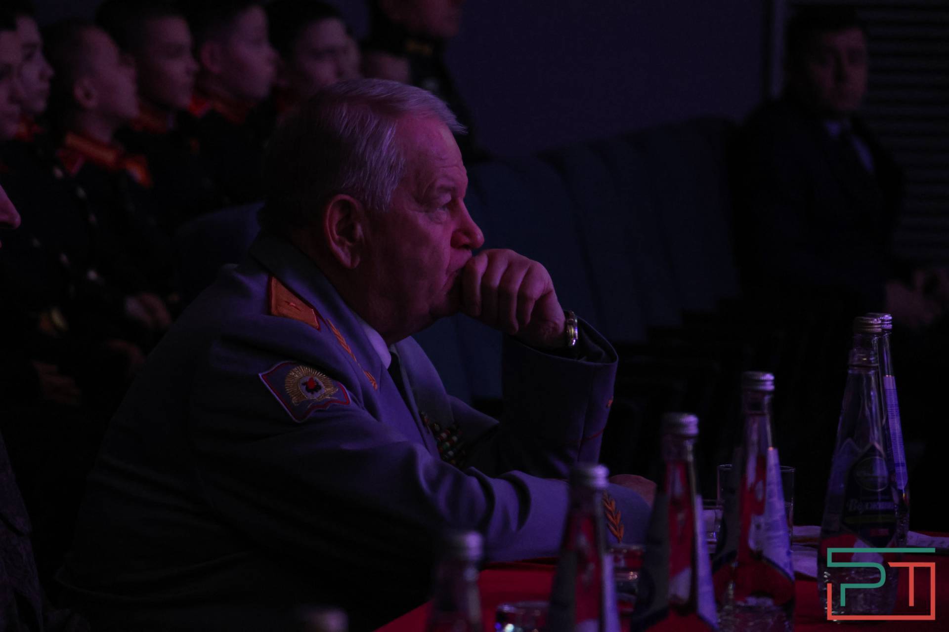 Курсантов Казанского суворовского военного училища поздравили с Днем защитника Отечества