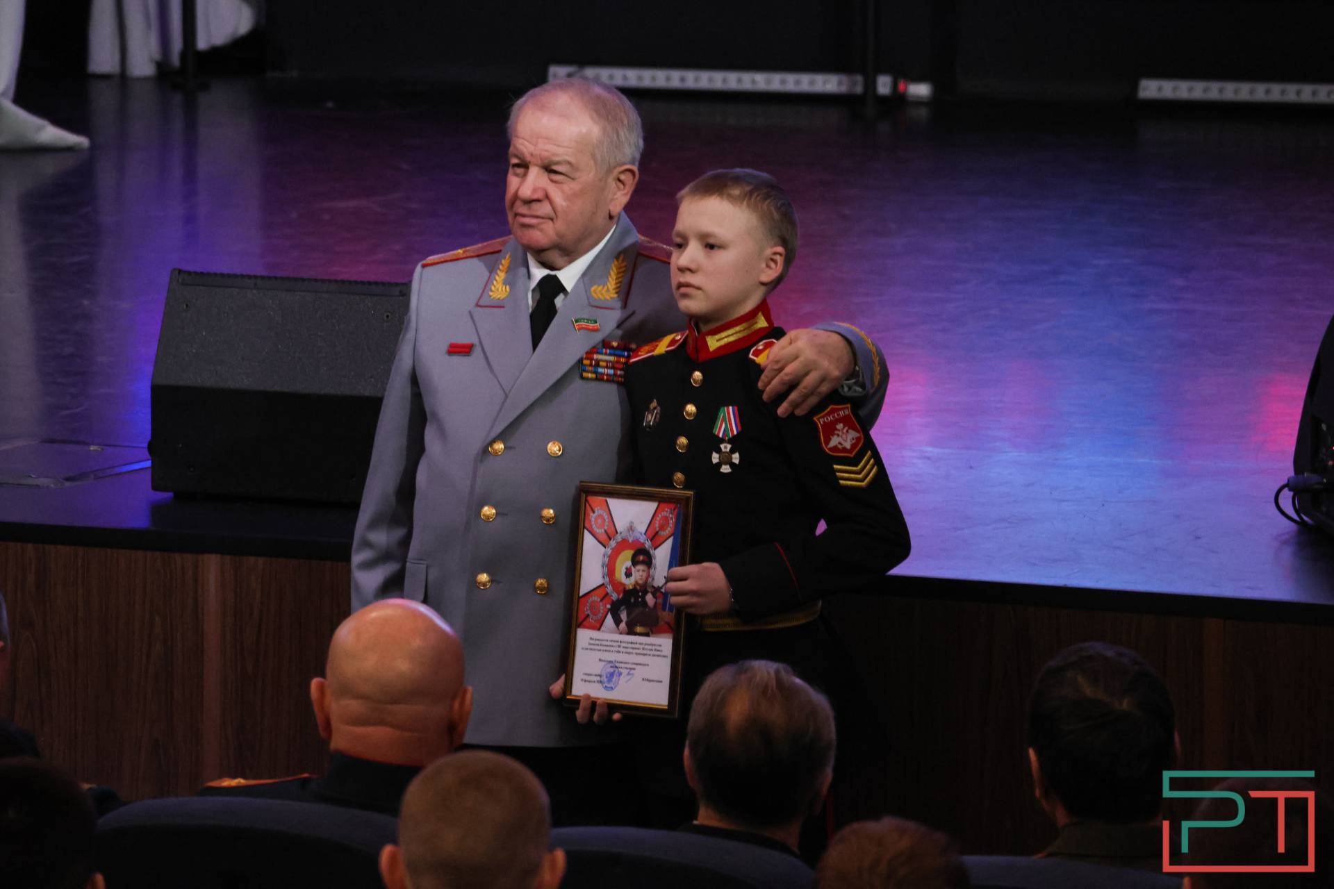 Курсантов Казанского суворовского военного училища поздравили с Днем защитника Отечества