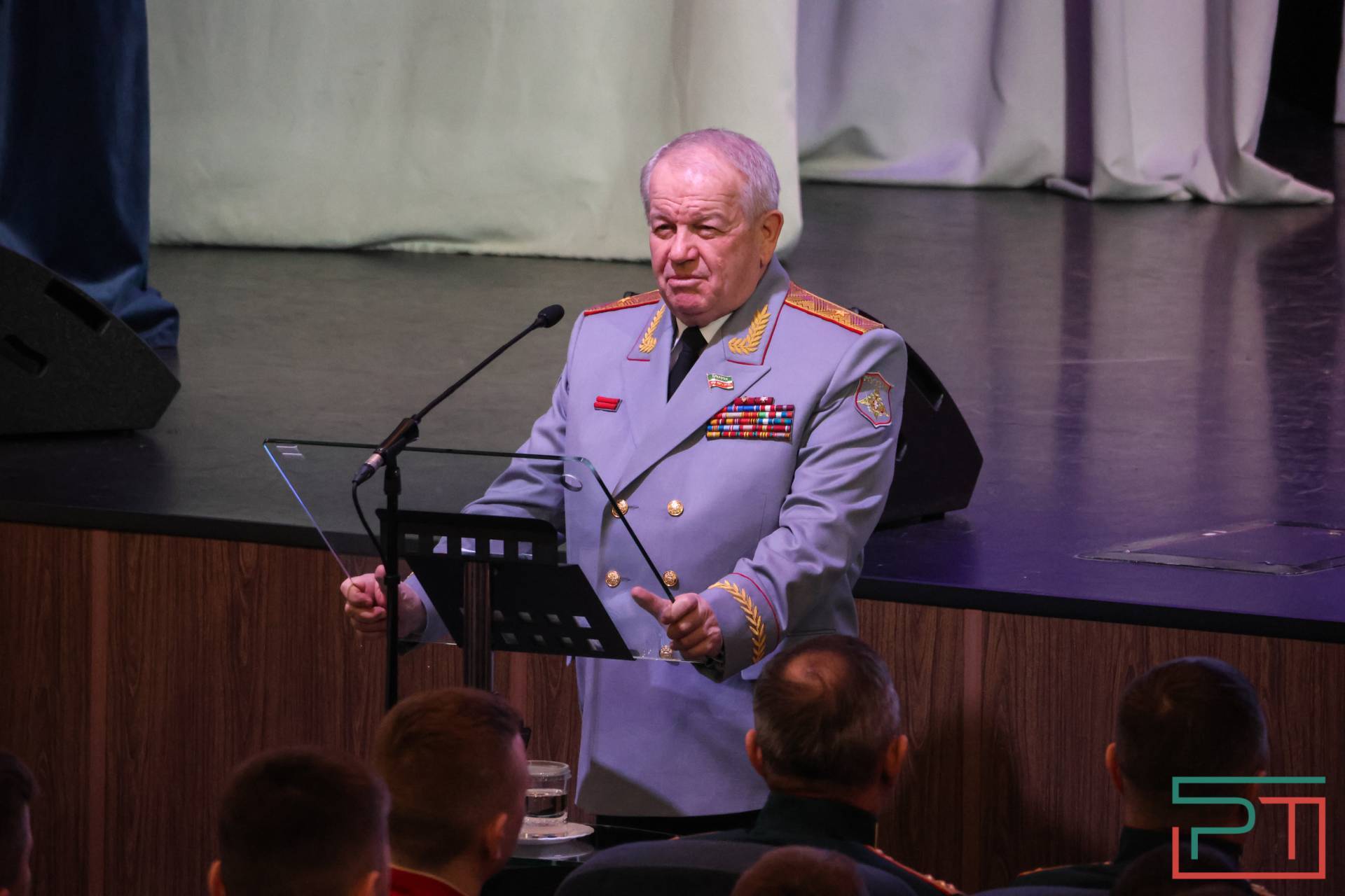 Курсантов Казанского суворовского военного училища поздравили с Днем защитника Отечества