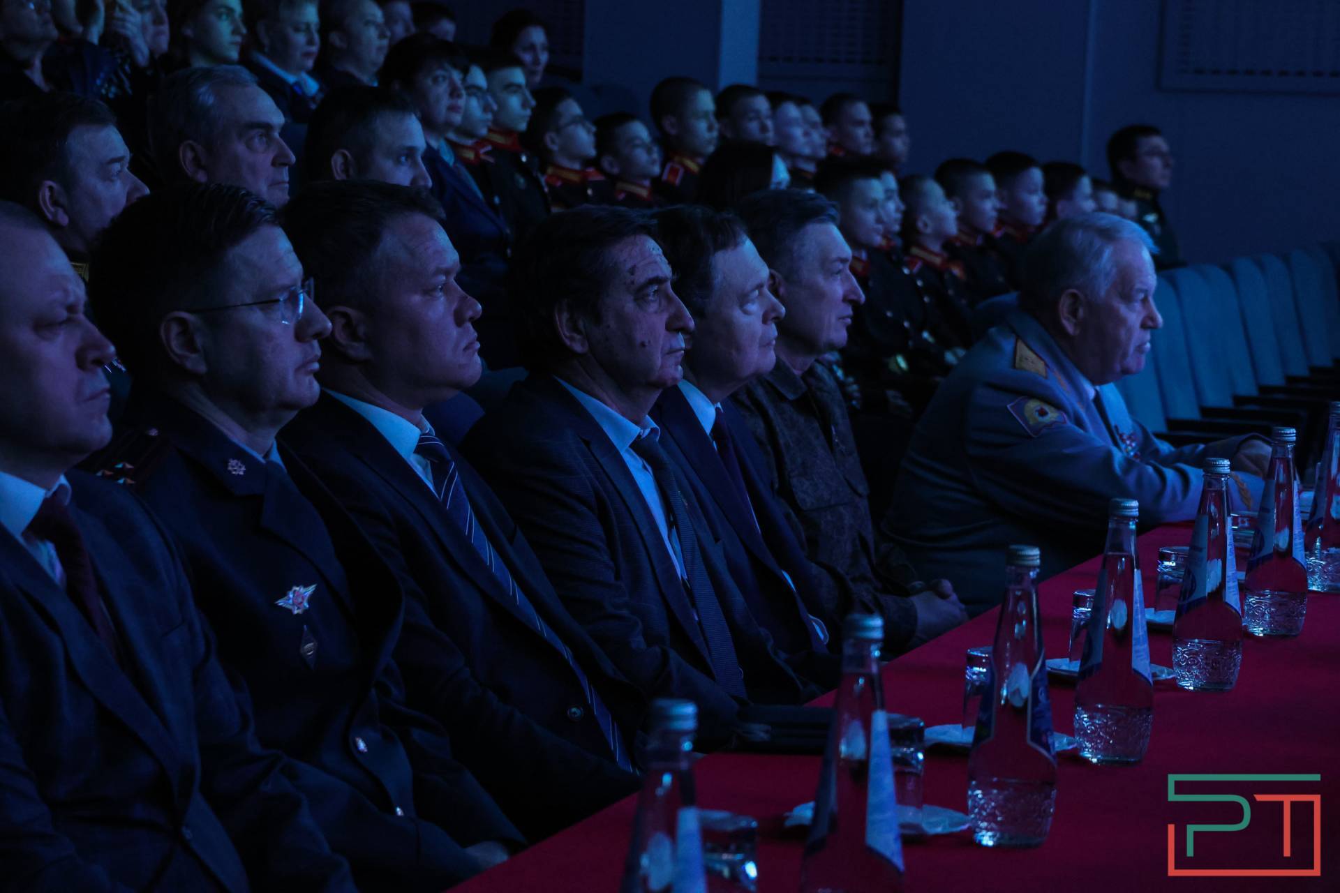 Курсантов Казанского суворовского военного училища поздравили с Днем защитника Отечества