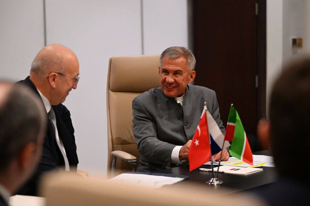 Раис Татарстана встретился с замминистра торговли Турции