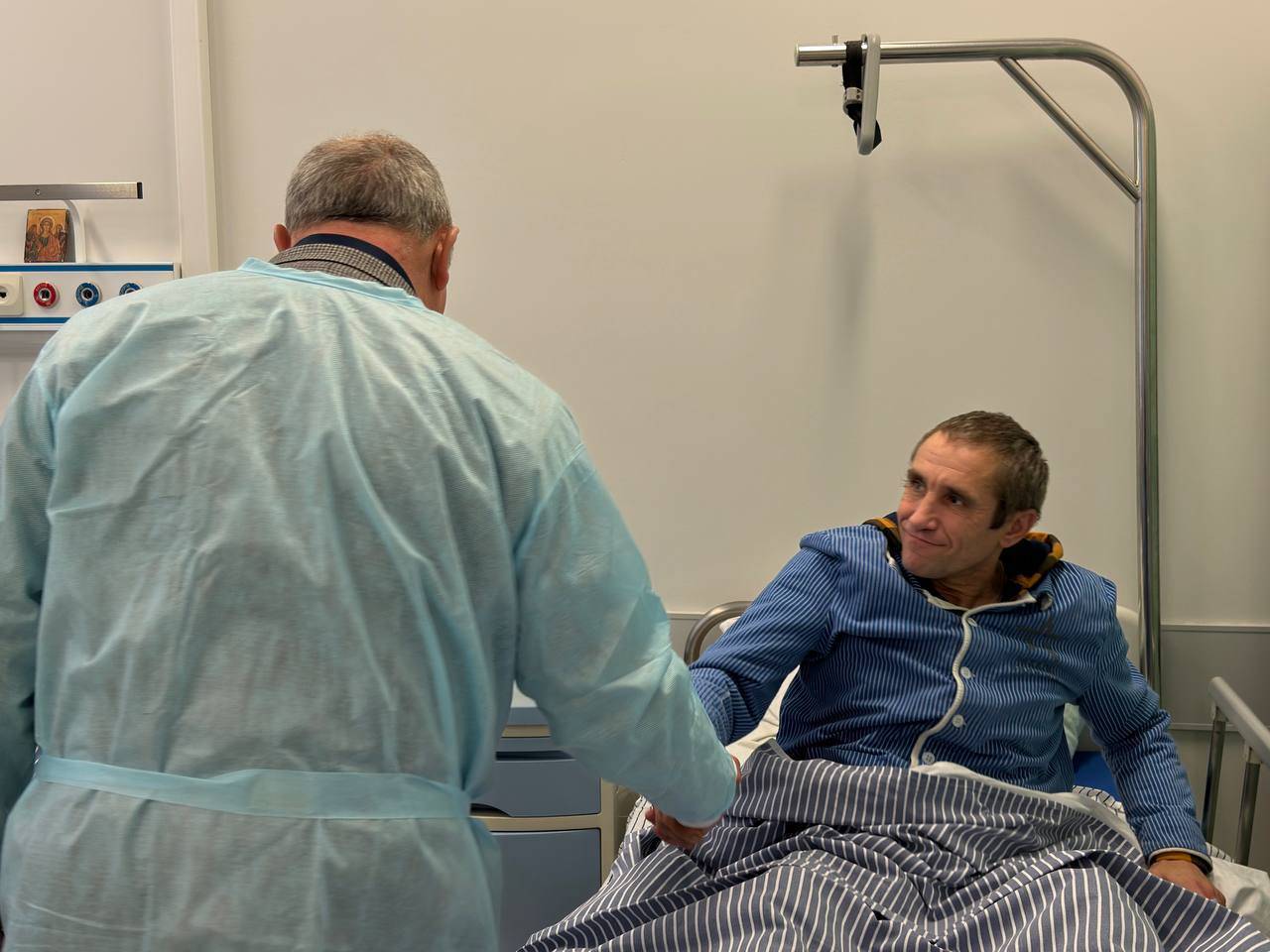 Делегация Татарстана навестила бойцов СВО в госпитале Санкт-Петербурга