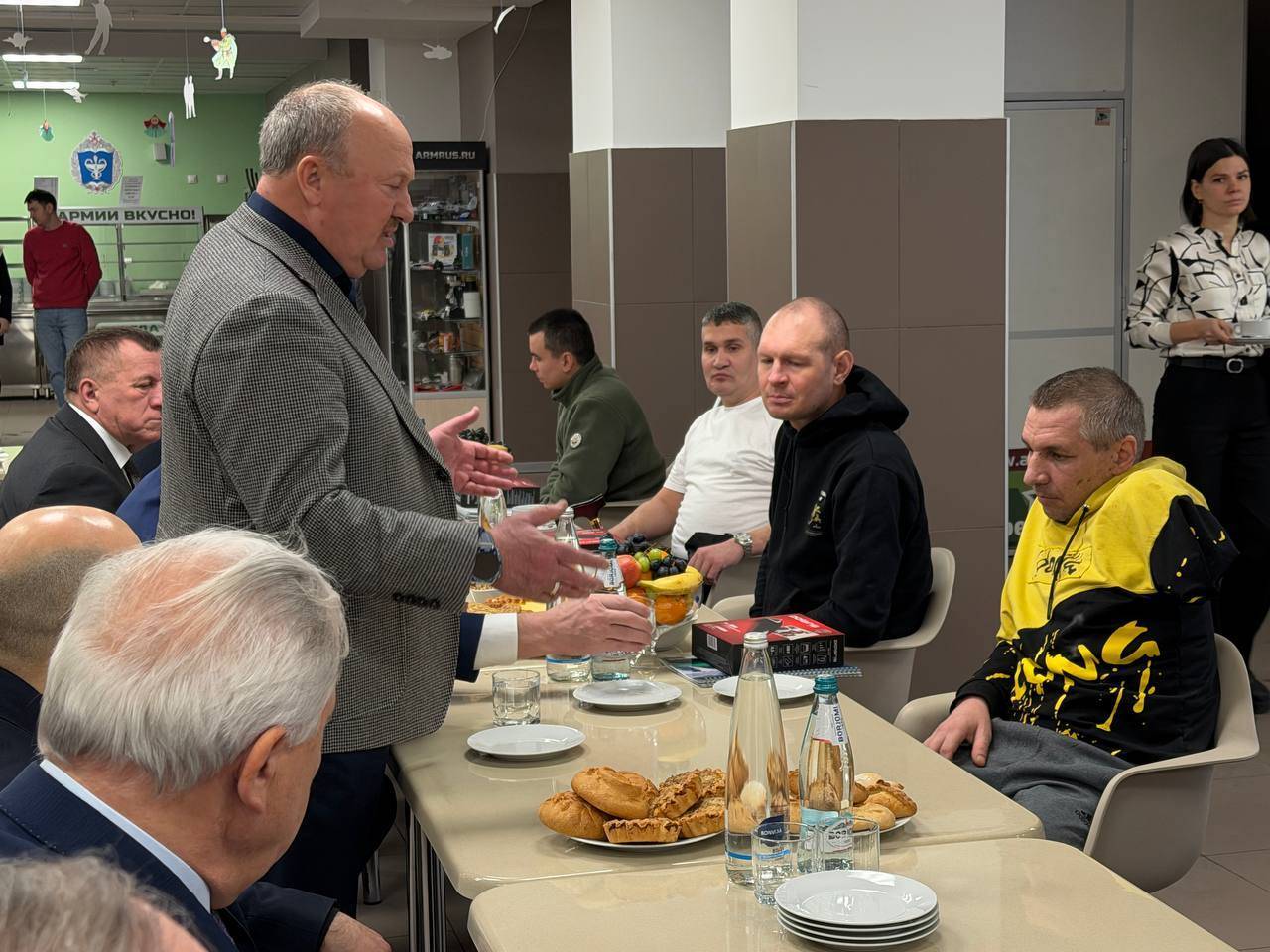 Делегация Татарстана навестила бойцов СВО в госпитале Санкт-Петербурга