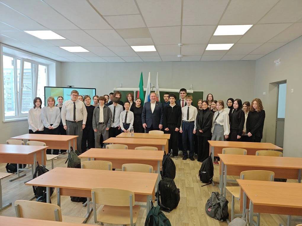 В школах и ссузах Татарстана проходят парламентские уроки