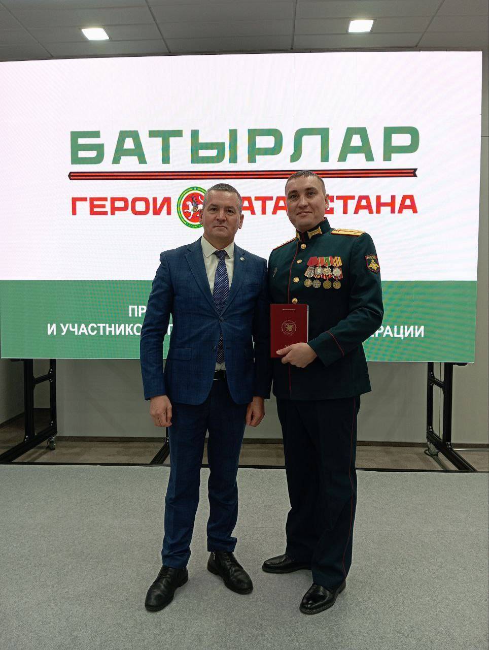 Финалисты «Батырлар» представили Минниханову проект системы укрытий для Казани