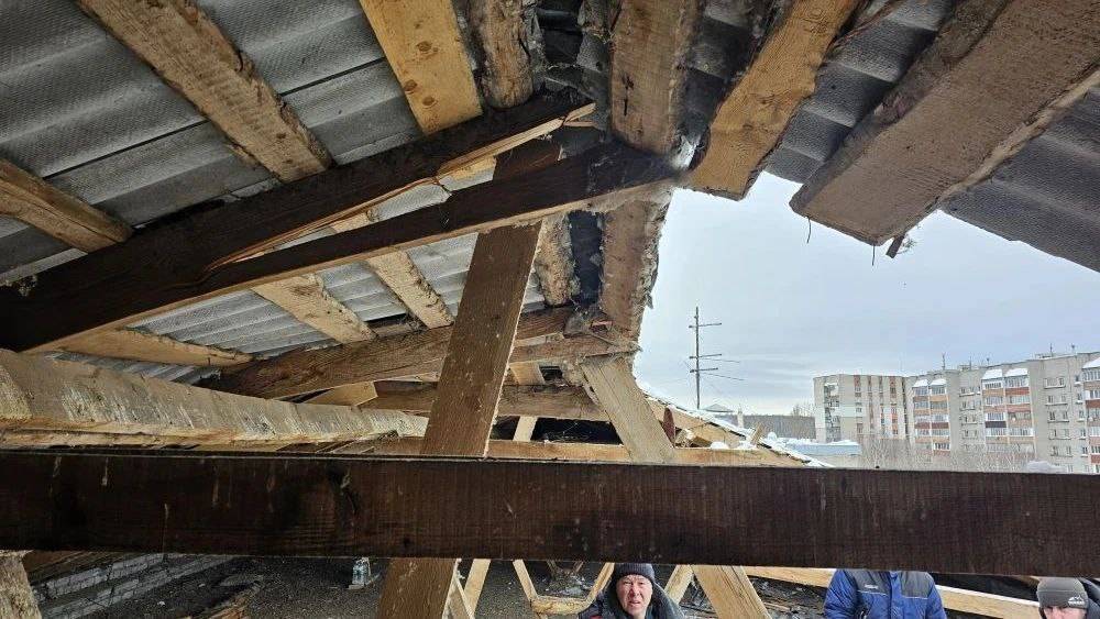 В Казани обрушилась часть крыши многоэтажки на ул.Рахимова