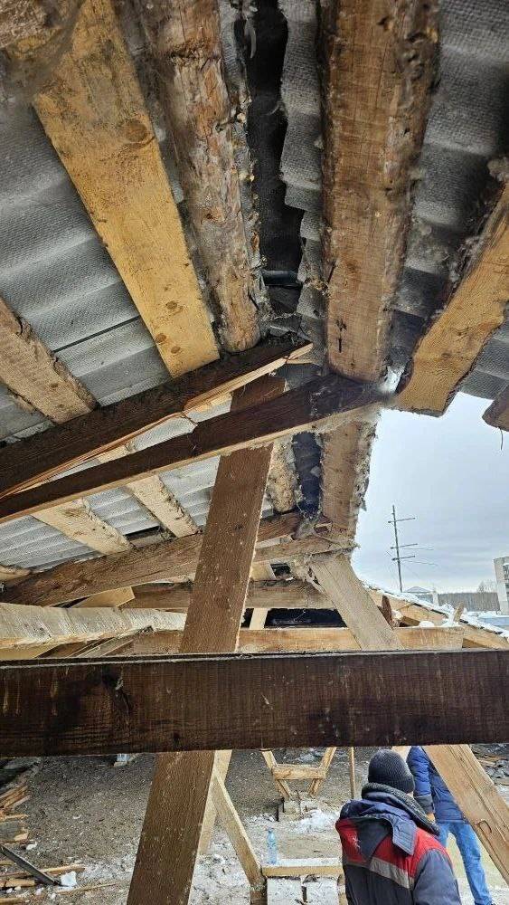 В Казани обрушилась часть крыши многоэтажки на ул.Рахимова