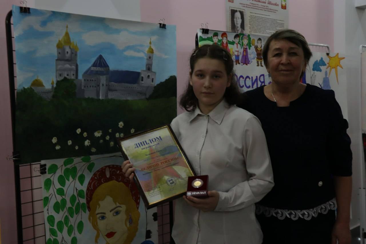 60 рисунков детей о величии России: комбат Артист провел конкурс для школьников Татарстана