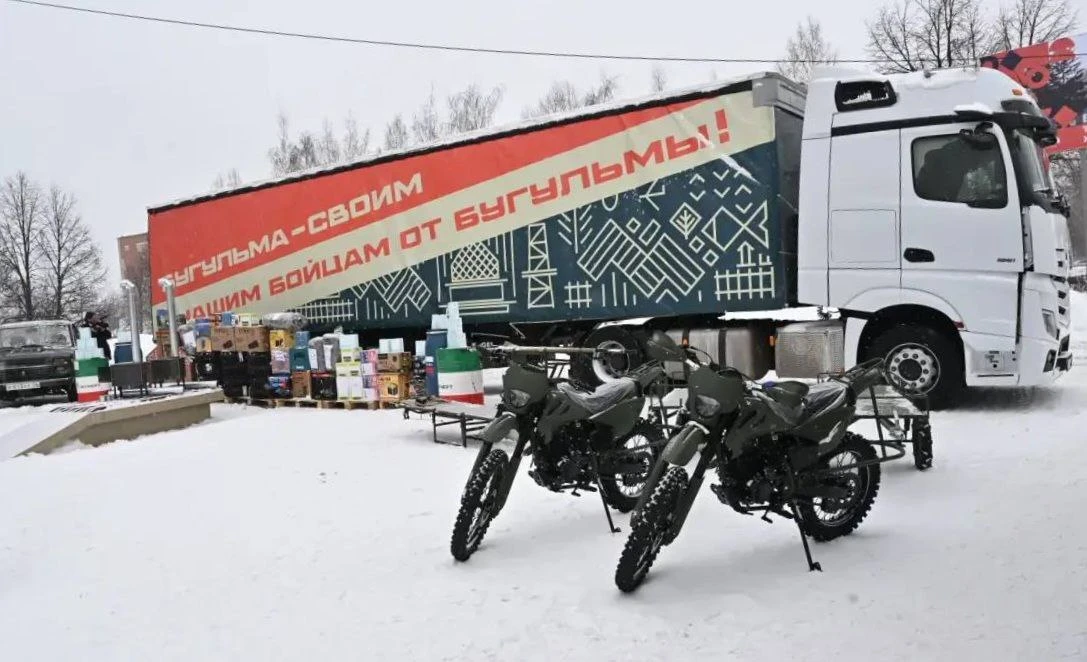 Минниханов проводил две фуры из Бугульмы с гуманитарной помощью для Лисичанска и Рубежного