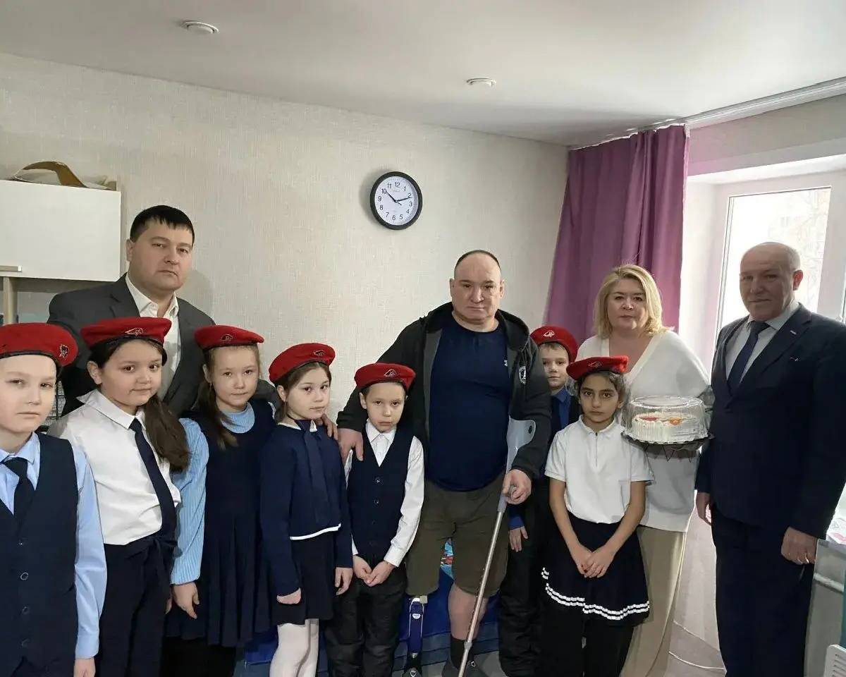 В Нижнекамске поздравили с Днем защитника Отечества ветеранов СВО с ранениями