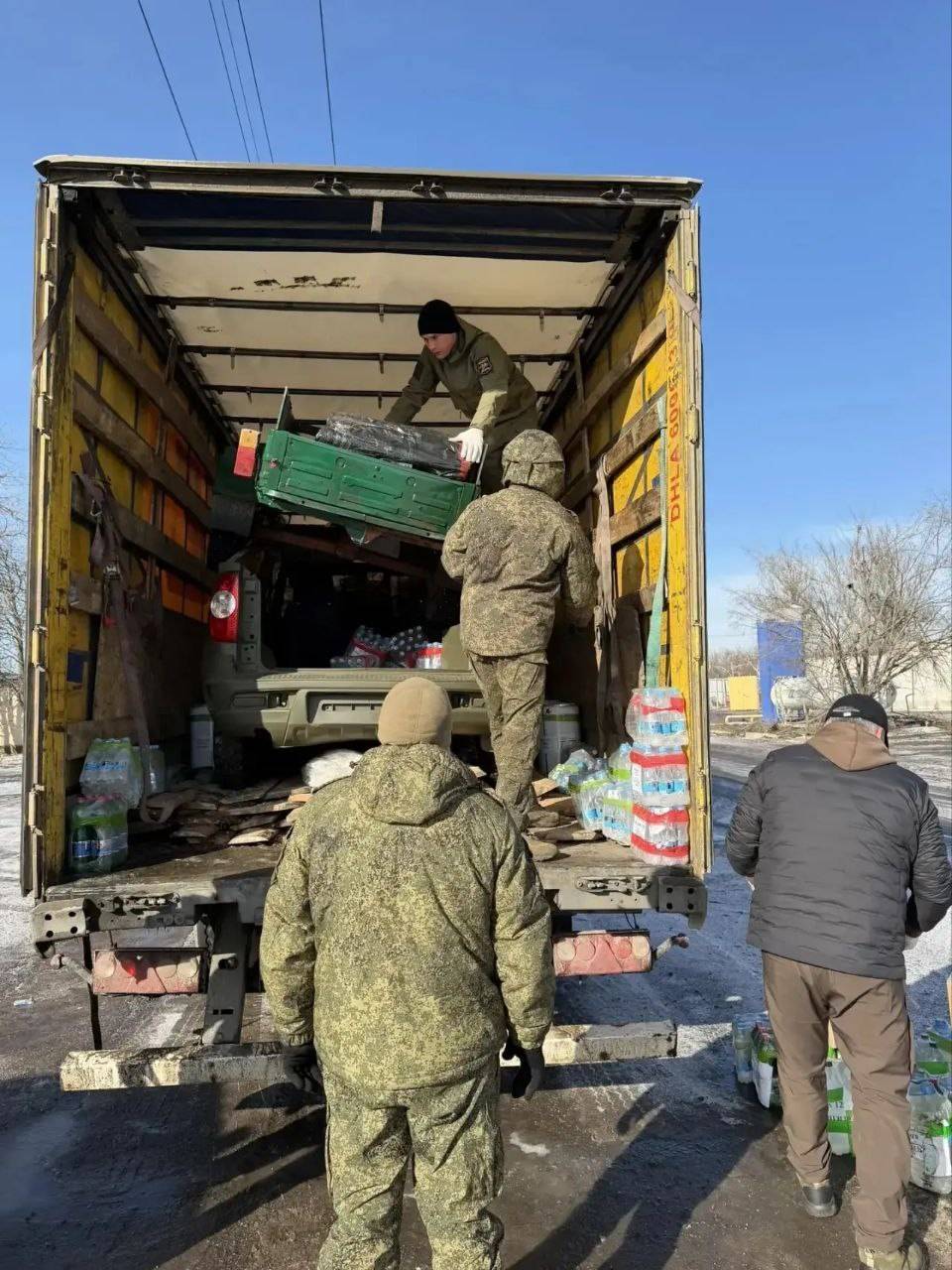Гуманитарная миссия из Менделеевска доставила технику и посылки в зону СВО