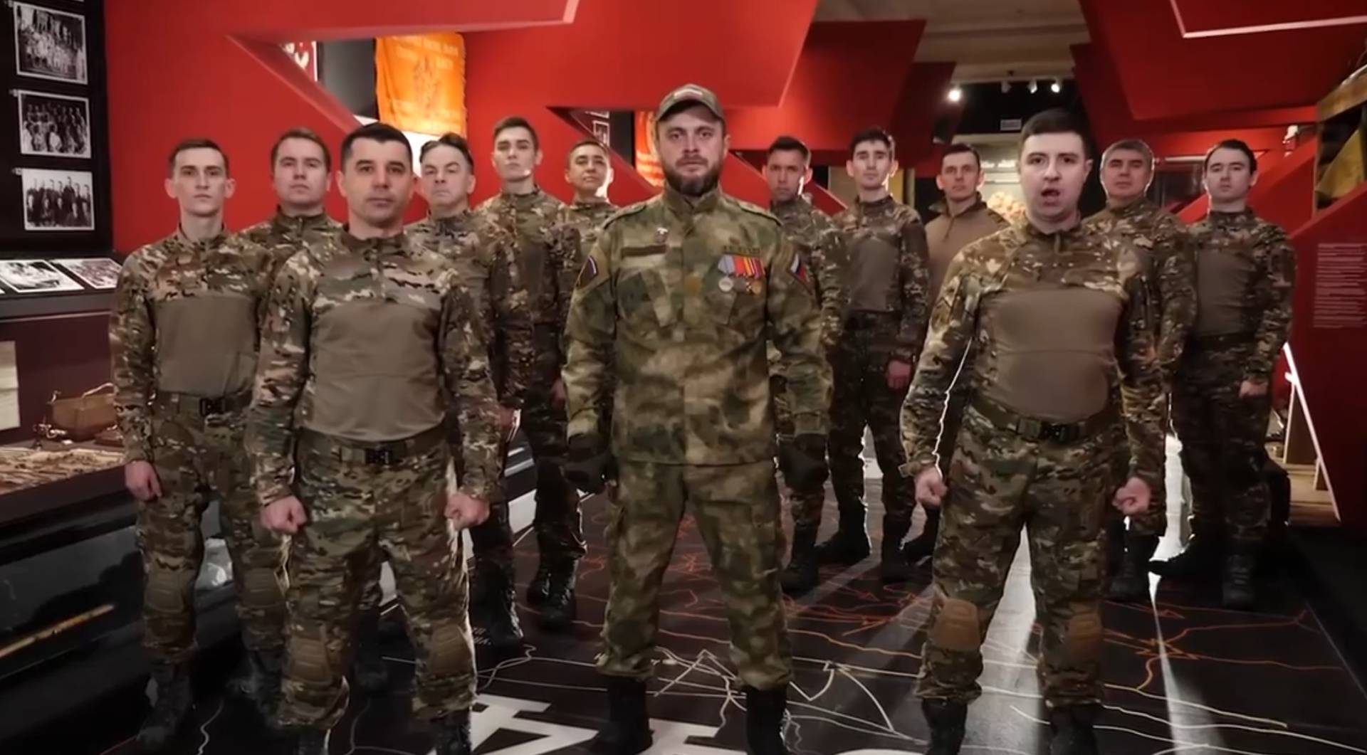 В Казани исполнили песню «Время героев», посвященную Дню защитника Отечества — видео