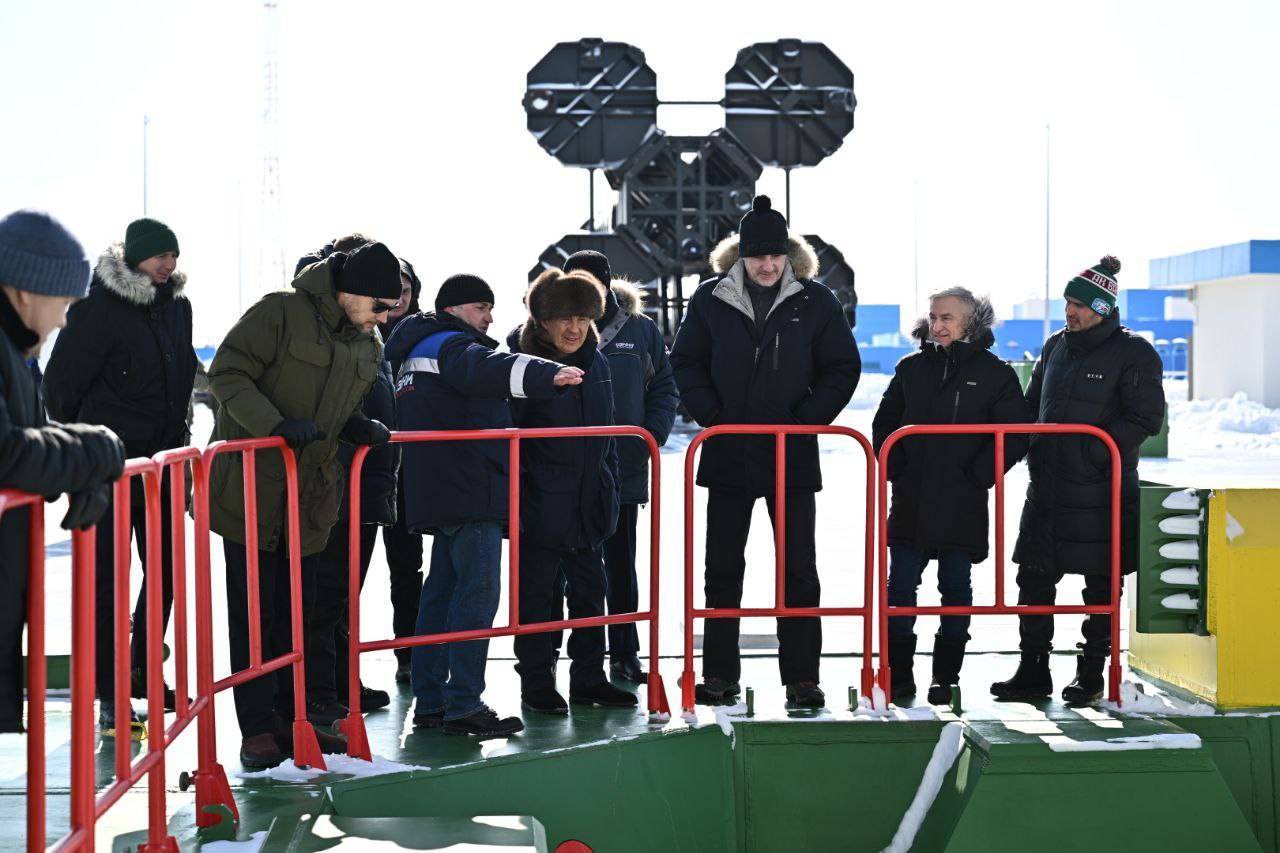 Минниханов посетил парк «Патриот» и копию исторического острога в Амурской области