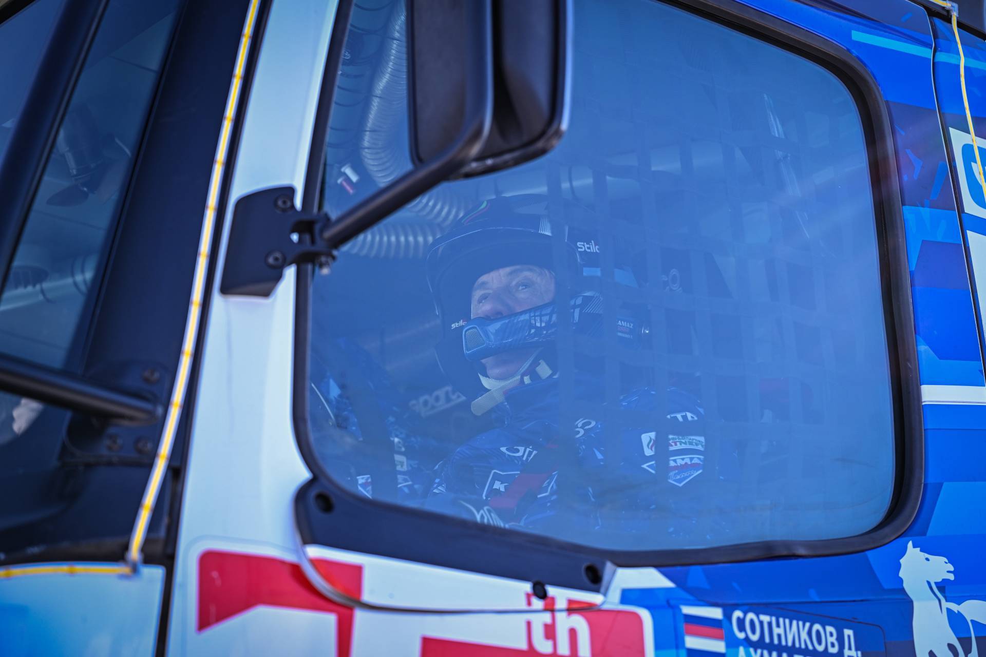 Минниханов устроил заезд на грузовике «КАМАЗ-мастера» на льду Амура в Благовещенске – видео