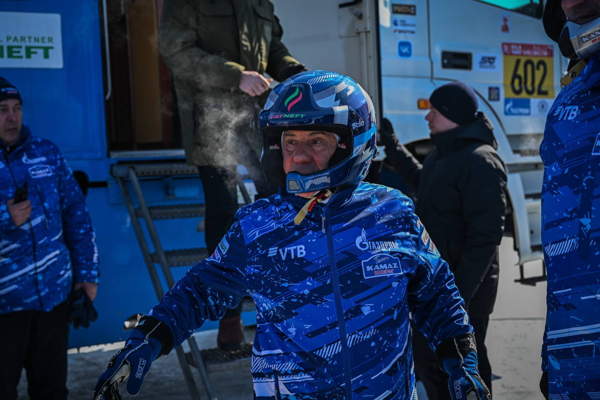 Минниханов устроил заезд на грузовике «КАМАЗ-мастера» на льду Амура в Благовещенске – видео