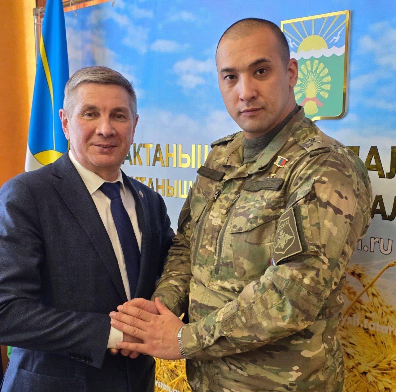 Герой России Баксиков встретился с молодежью и бойцами СВО в Актанышском районе