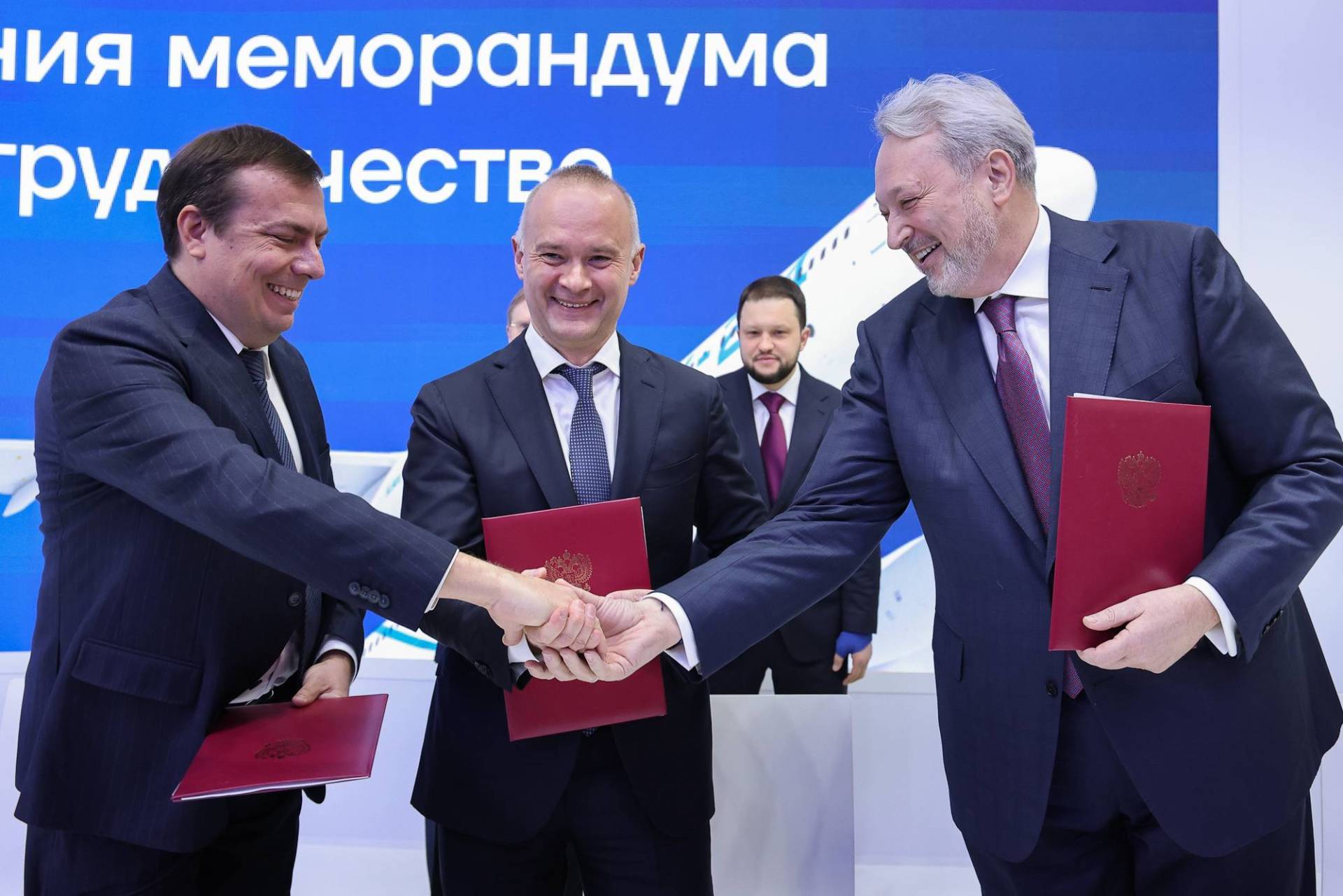 S7 Group планирует получить первые самолеты Ту-214 из 100 заказанных в 2029 году