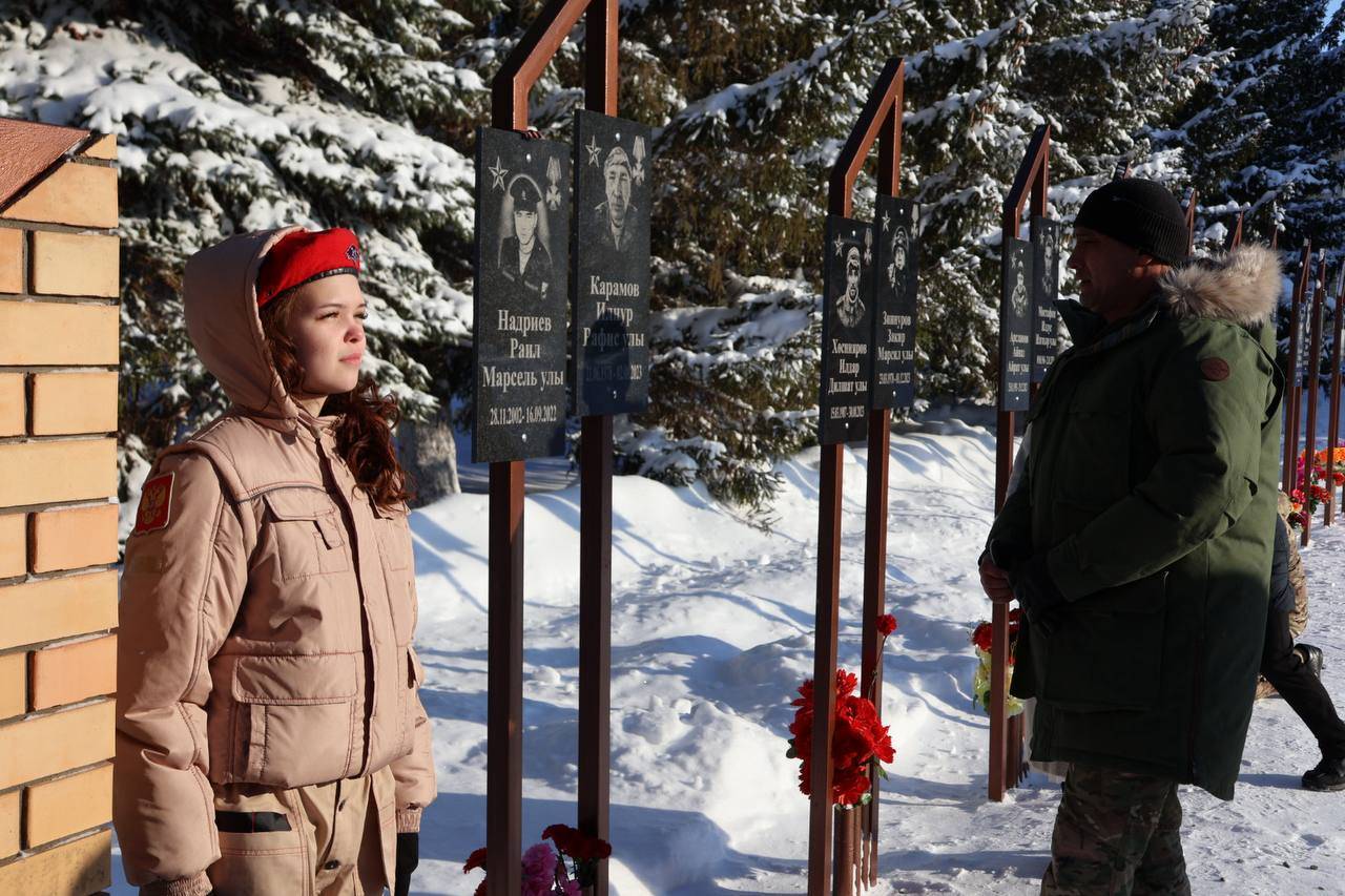 Герой России Баксиков встретился с молодежью и бойцами СВО в Актанышском районе