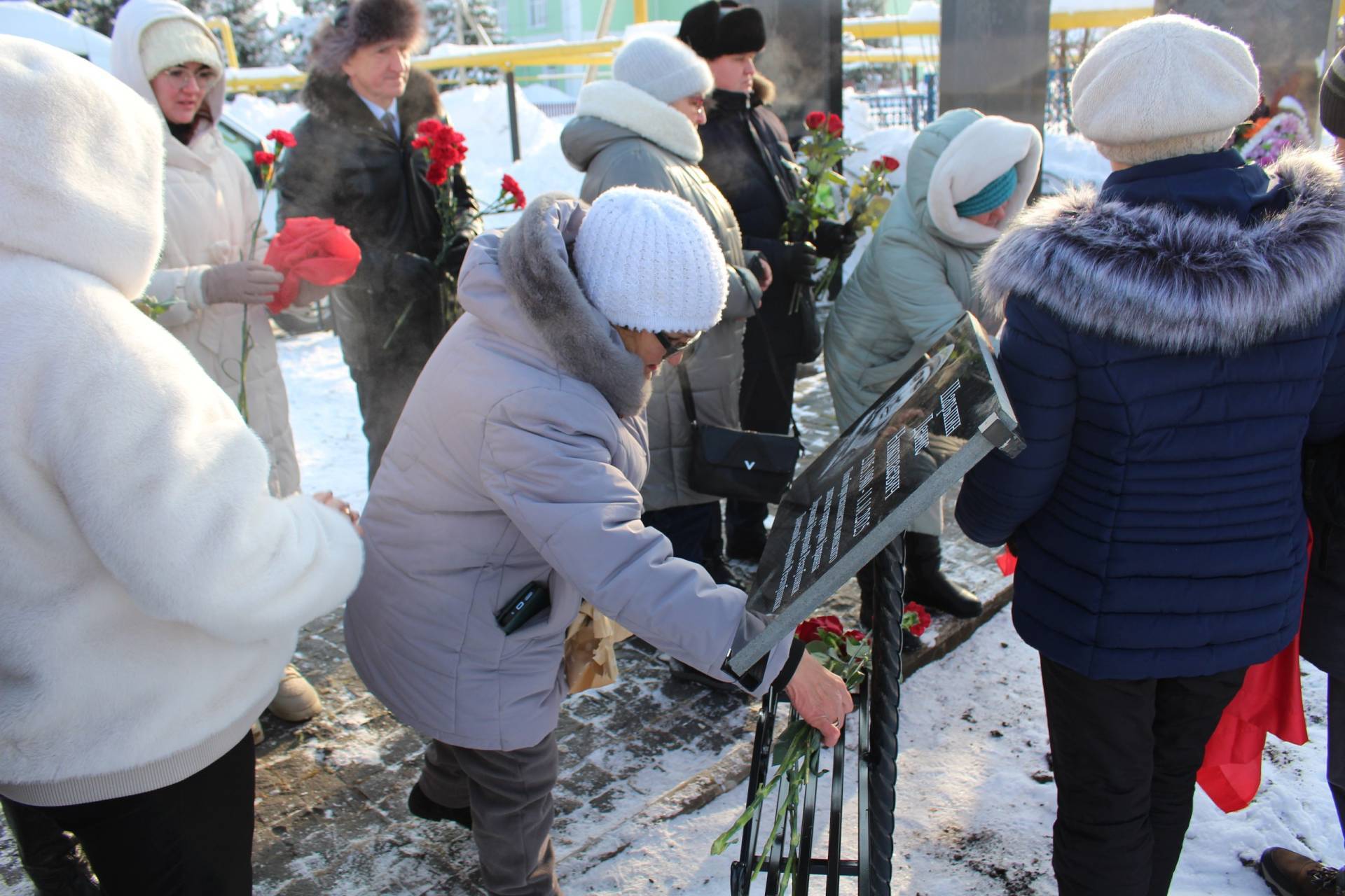 Ушел на СВО вслед за сыном: в Новошешминском районе открыли мемориальные доски двум бойцам